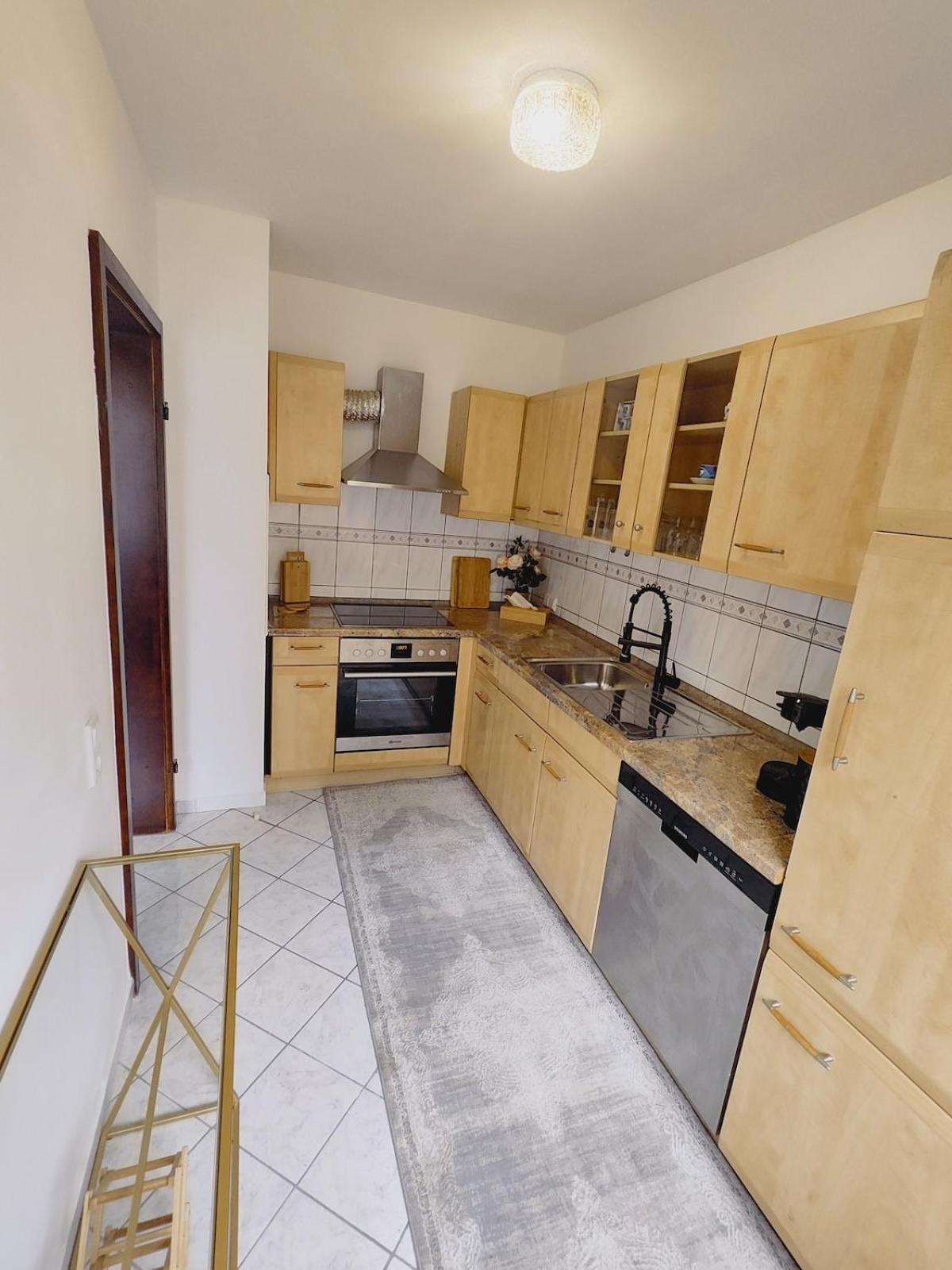 Apartment Henno's 105qm 8p, 4 Zimmer, Balkon *