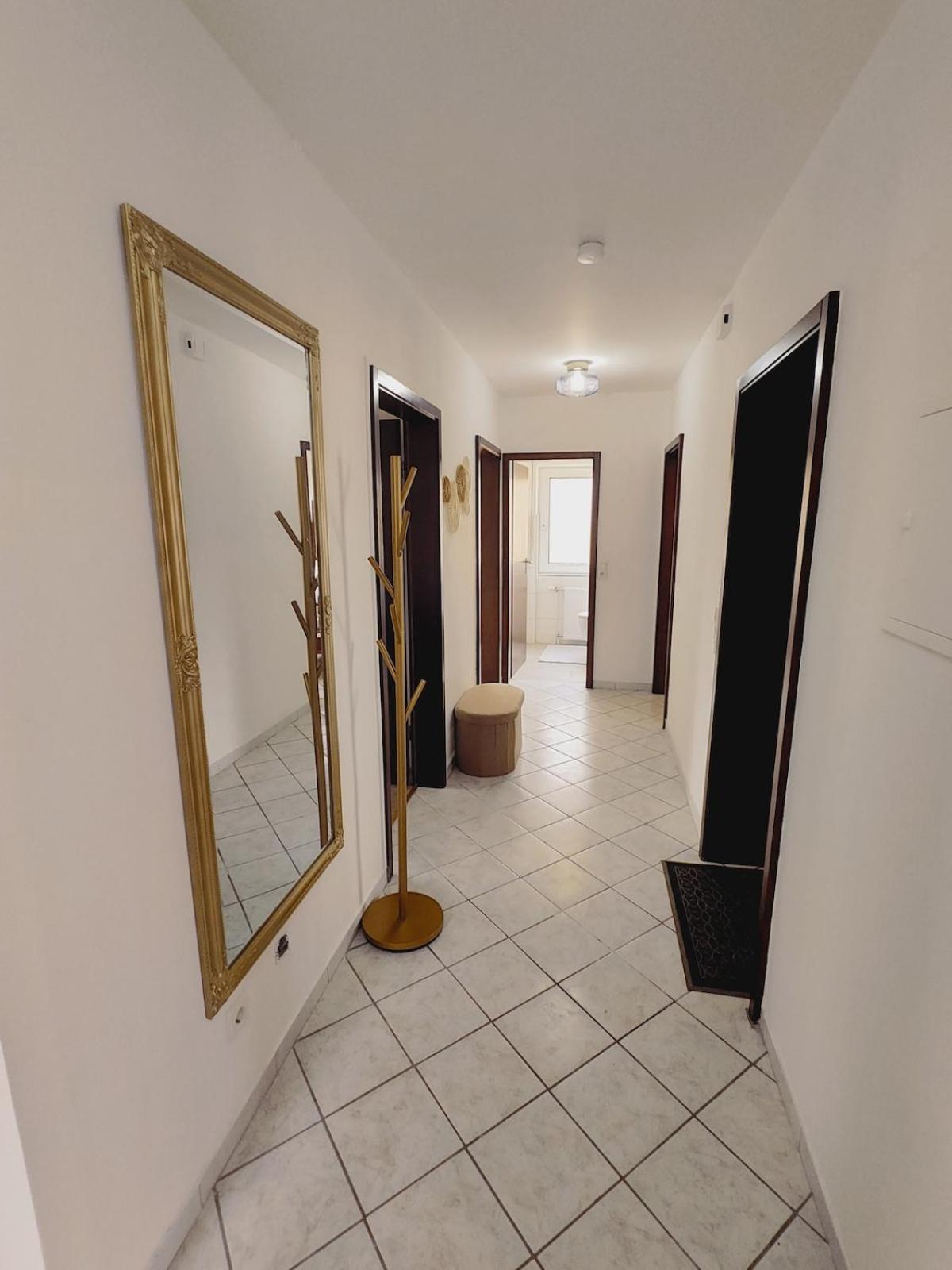 Apartment Henno's 105qm 8p, 4 Zimmer, Balkon *