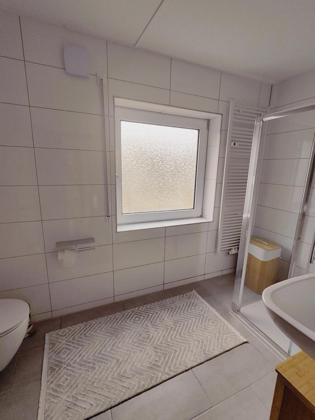 Henno's 105qm 8p, 4 Zimmer, Balkon Apartment