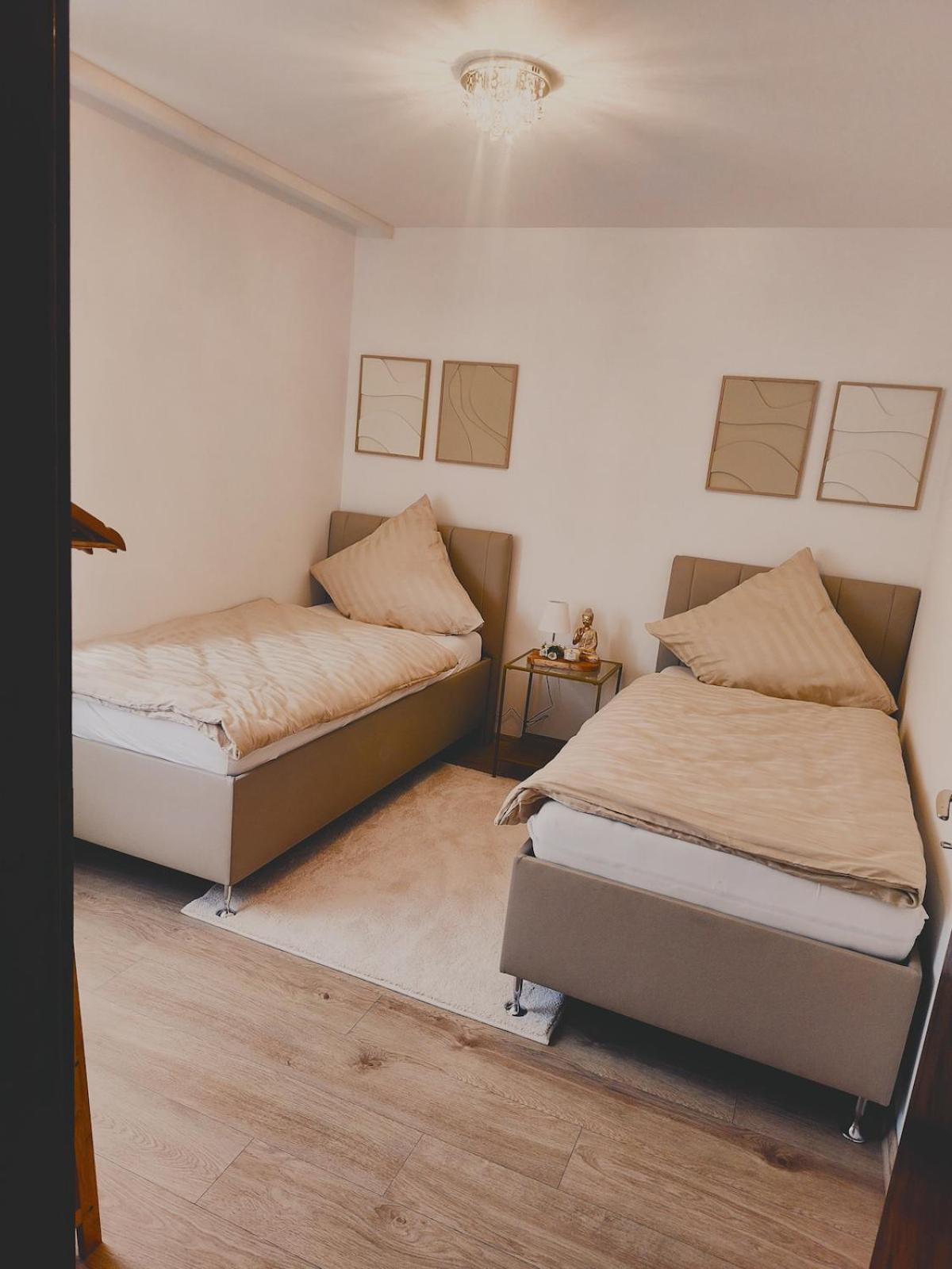 Henno's 105qm 8p, 4 Zimmer, Balkon