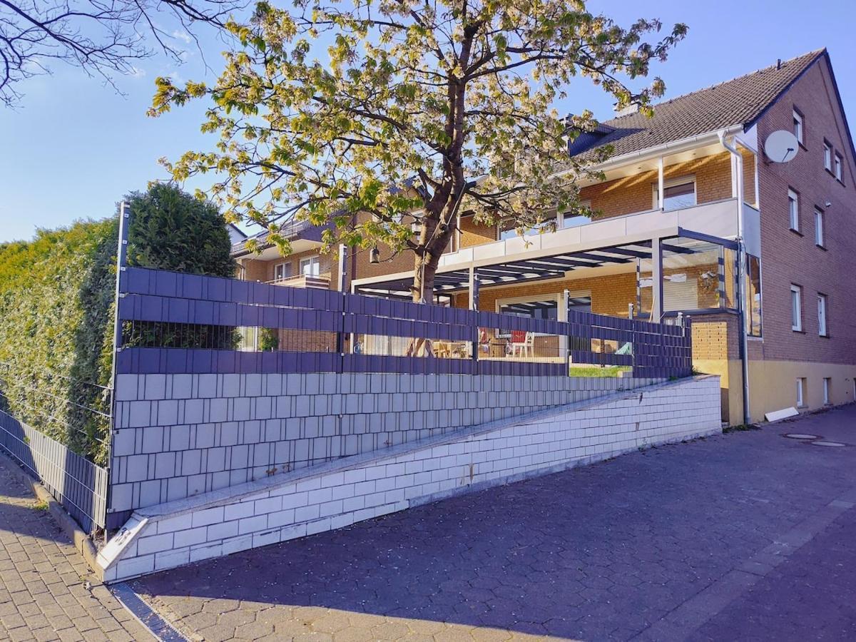 Henno's 105qm 8p, 4 Zimmer, Balkon Apartment Bielefeld